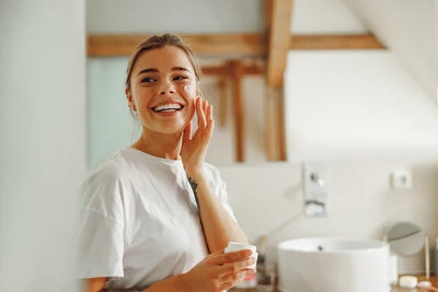 Waarom is mijn huid zo droog wanneer ik de moisturizer gebruik? 10 tips voor hydratatie